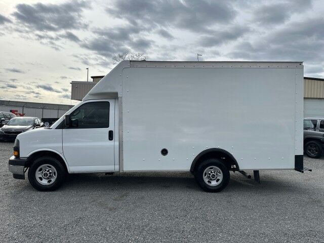 2020 GMC Savana 3500 13' Rockport Cube Van Ashland VA