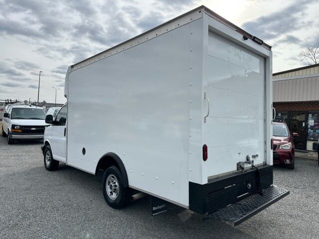 2020 GMC Savana 3500 13' Rockport Cube Van Ashland VA
