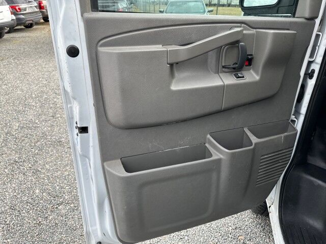 2020 GMC Savana 3500 13' Rockport Cube Van Ashland VA