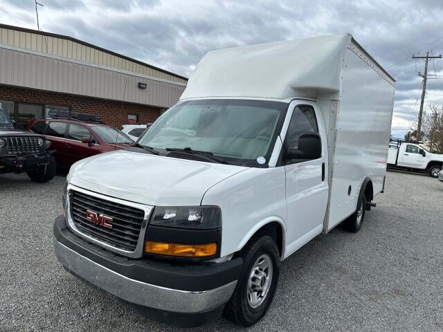 2020 GMC Savana 3500 13' Rockport Cube Van