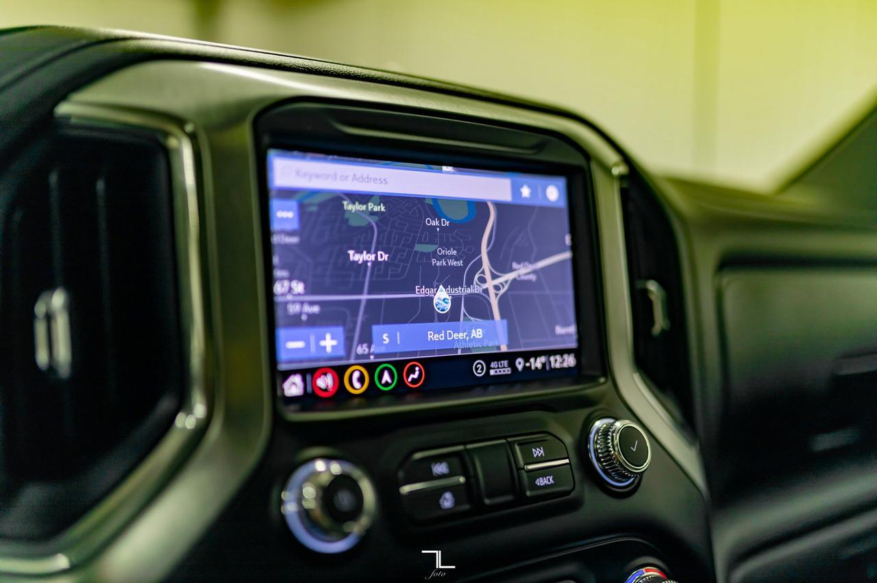 2020 GMC Sierra 1500 4x4 Crew Cab SLT Leather Roof Nav BCam Red Deer AB