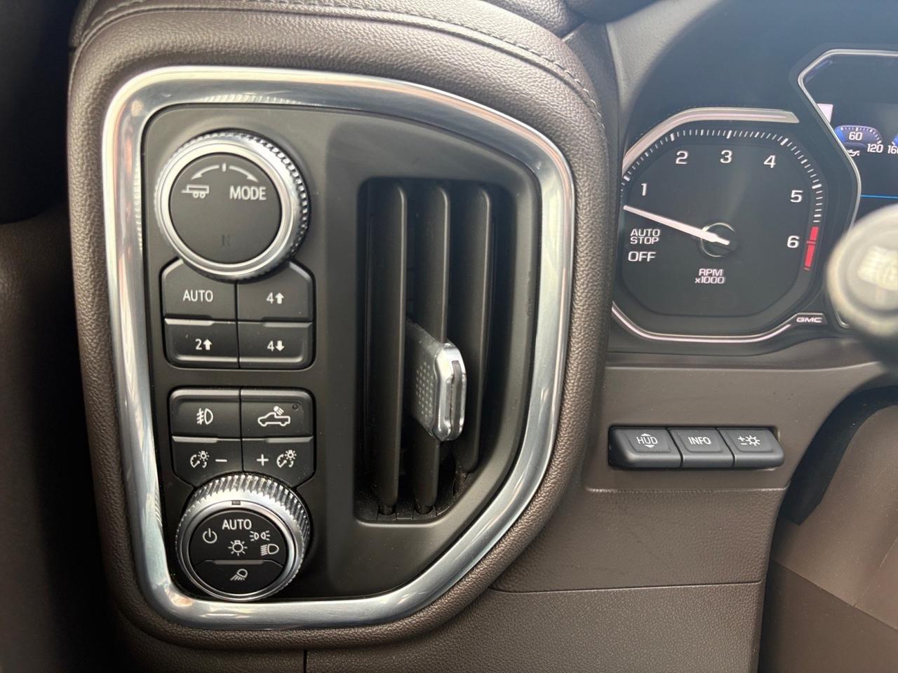 2020 GMC Sierra 1500 Denali, BLIND SPOT ALERT, LANE KEEP ASSIST, HEADS UP DISPLAY, POWER TAILGATE RELEASE, HEATED & COOLING SEATS, BED VIEW CAMERA, 360 BACKUP CAMERA, SUNROOF, APPLE CARPLAY/ANDROID AUTO, LOW MILES, DRIVE THIS GMC DENALI! Virginia Beach VA