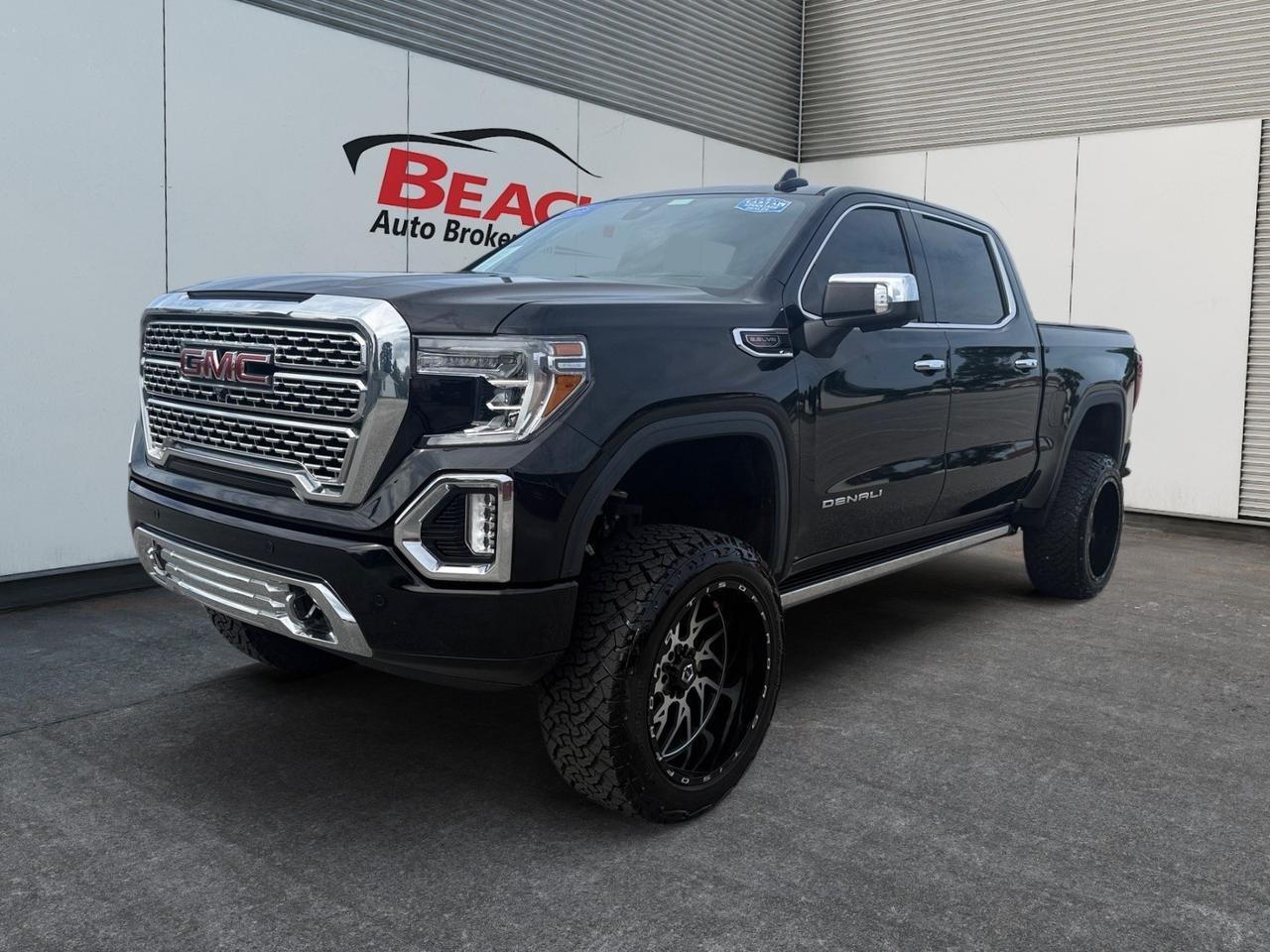 2020 GMC Sierra 1500 Denali, HEATED/VENTILATED SEATS, BOSE SPEAKERS, APPLE CARPLAY/ANDROID AUTO, WIFI, POWER/HEATED MIRRORS, POWER FOLDING MIRRORS, BED LINER, TOW PACKAGE, UNIVERSAL GARAGE DOOR REMOTE, CLIMATE CONTROL, REAR BUMPER STEP, CLEAN CARFAX, THIS DENALI IS FULLY