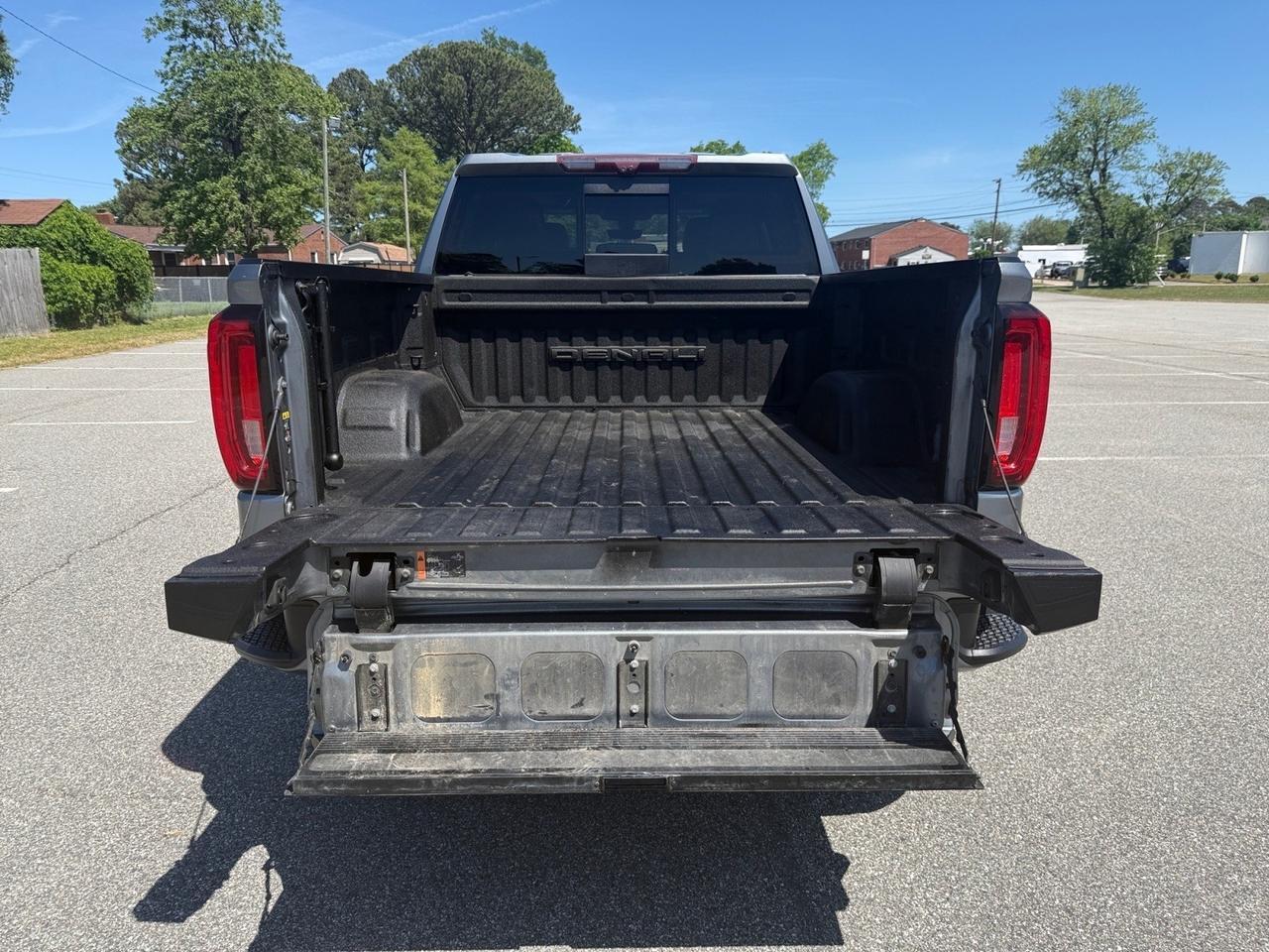 2020 GMC Sierra 1500 Denali, HEATED/VENTILATED SEATS, HEATED REAR SEATS, HEATED STEERING WHEEL, BOSE SPEAKERS, APPLE CARPLAY/ANDROID AUTO, POWER FOLDING MIRRORS, POWER SLIDING REAR WINDOW, BACKUP CAMERA, WIFI, REMOTE START, CLEAN CARFAX, ONLY 1 OWNER! Norfolk VA