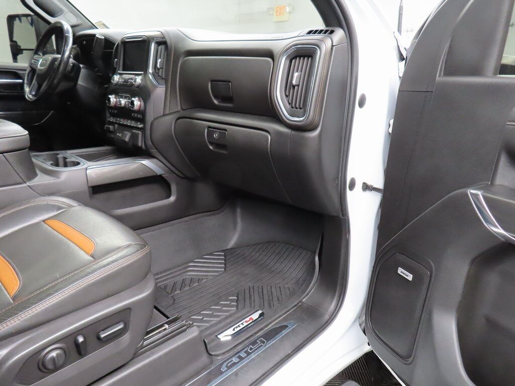 2020 GMC Sierra 2500HD 4x4 Crew Cab AT4 Fond du Lac WI