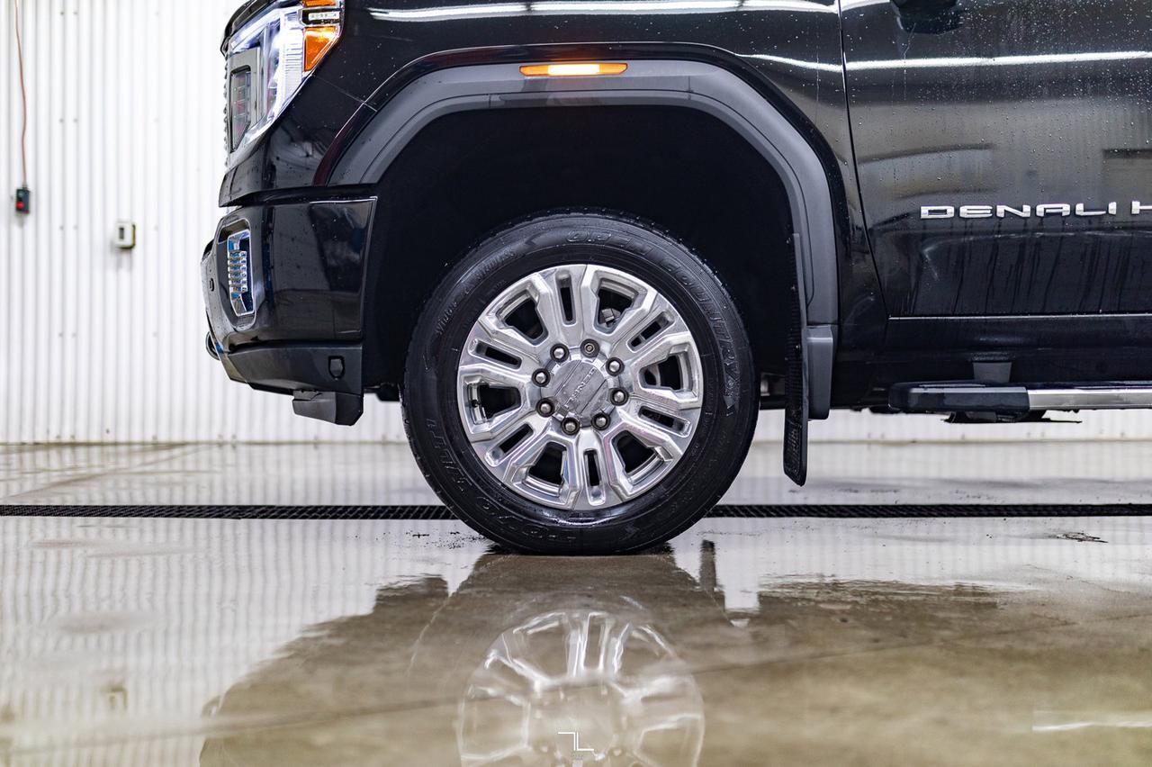 2020 GMC Sierra 2500HD 4x4 Crew Cab Denali Diesel Leather Roof Nav BCam Red Deer AB