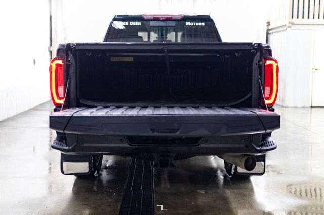 2020 GMC Sierra 2500HD 4x4 Crew Cab Denali Diesel Leather Roof Nav BCam Red Deer AB