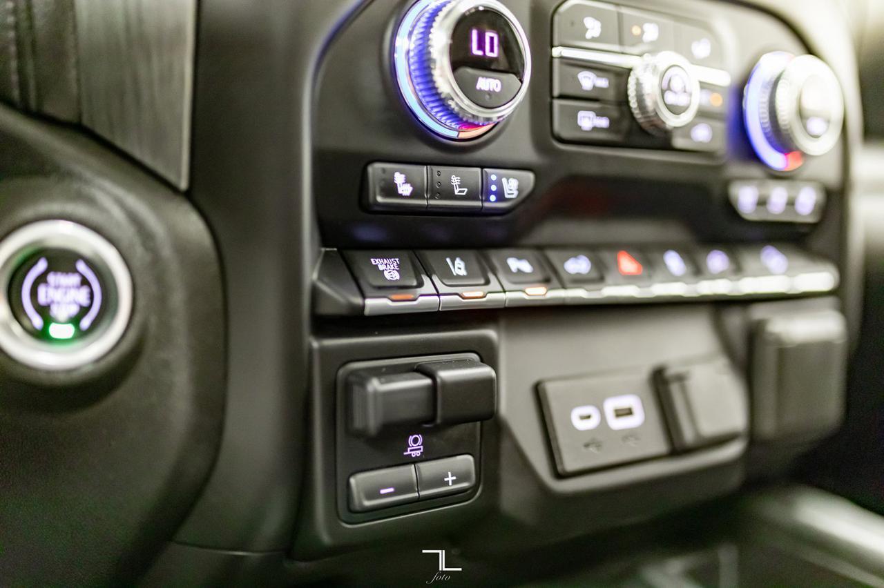 2020 GMC Sierra 2500HD 4x4 Crew Cab Denali HD Diesel Leather Roof Nav BCam Red Deer AB