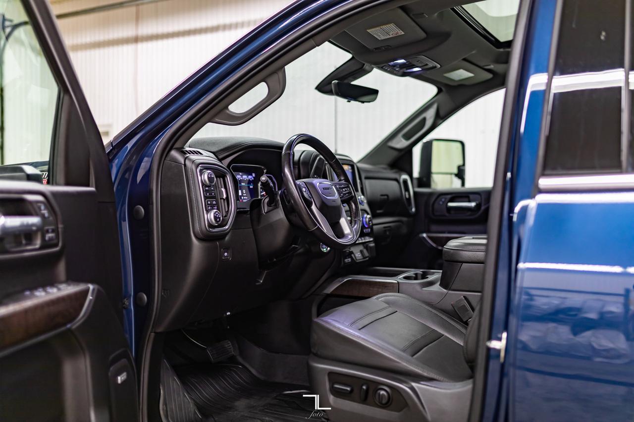 2020 GMC Sierra 2500HD 4x4 Crew Cab Denali HD Diesel Leather Roof Nav BCam Red Deer AB