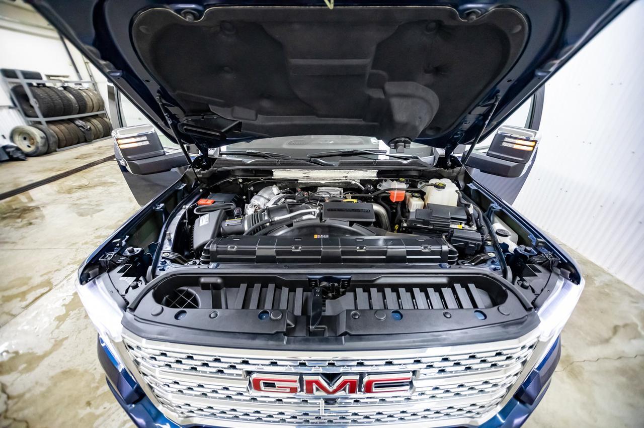 2020 GMC Sierra 2500HD 4x4 Crew Cab Denali HD Diesel Leather Roof Nav BCam Red Deer AB