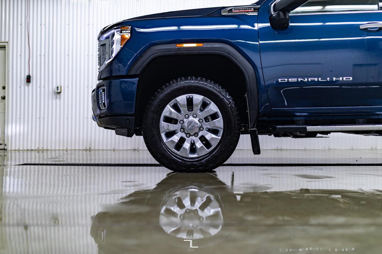 2020 GMC Sierra 3500 4x4 Crew Cab Denali HD Diesel Leather Roof Nav Red Deer AB