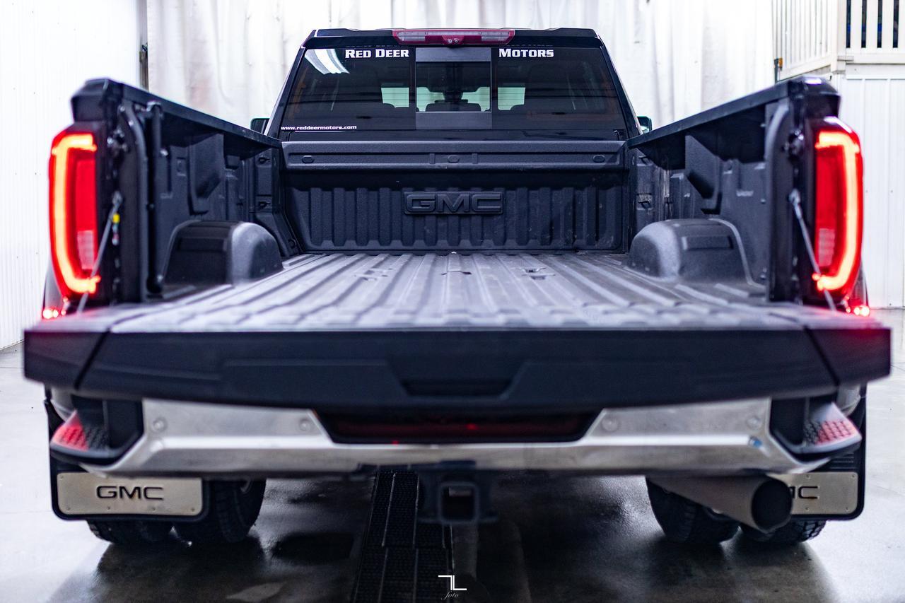 2020 GMC Sierra 3500HD 4x4 Crew Cab SLT Dually Diesel Leather Roof Nav BCam Red Deer AB