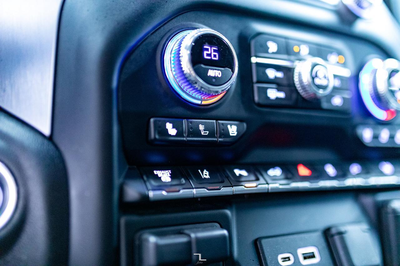 2020 GMC Sierra 3500HD 4x4 Crew Cab SLT Dually Diesel Leather Roof Nav BCam Red Deer AB