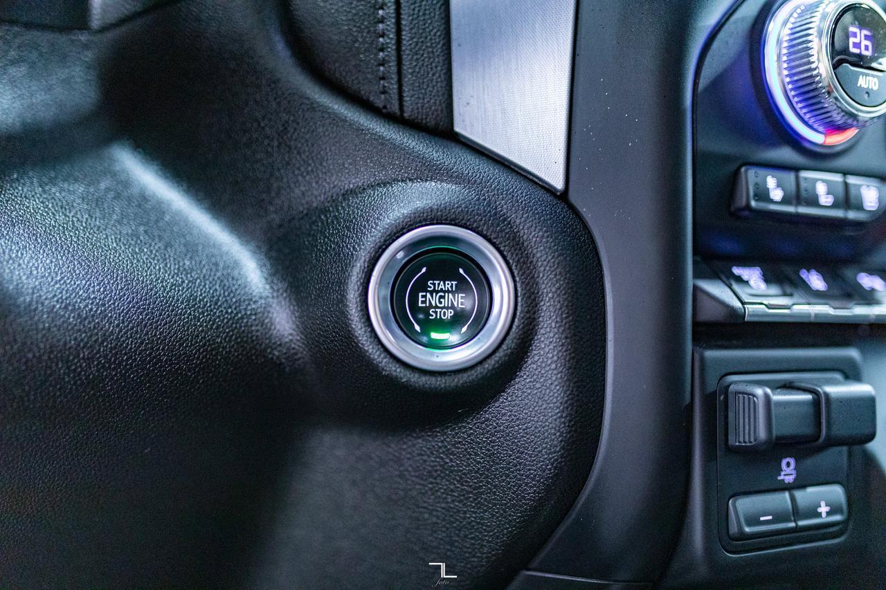 2020 GMC Sierra 3500HD 4x4 Crew Cab SLT Dually Diesel Leather Roof Nav BCam Red Deer AB