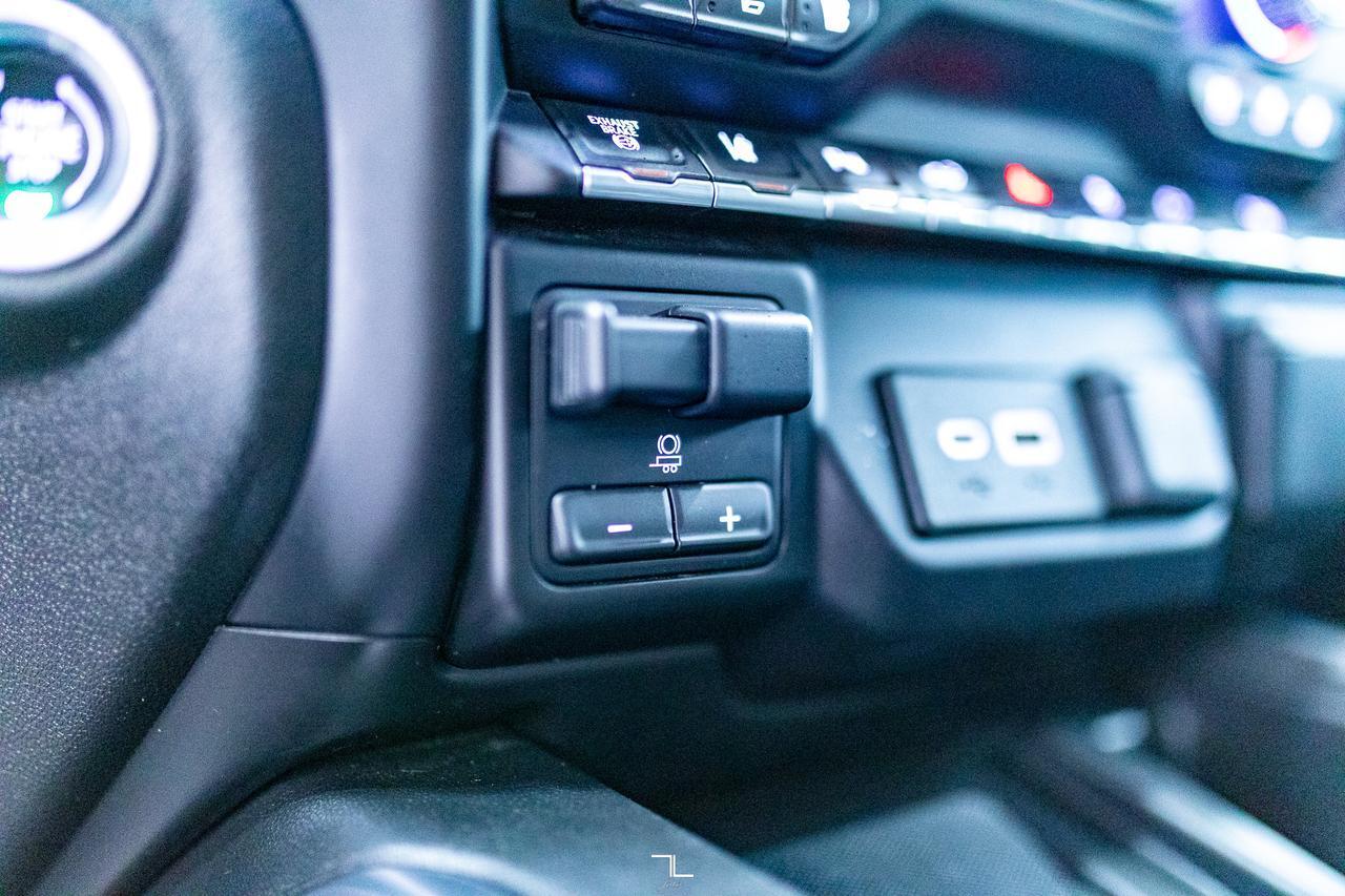 2020 GMC Sierra 3500HD 4x4 Crew Cab SLT Dually Diesel Leather Roof Nav BCam Red Deer AB