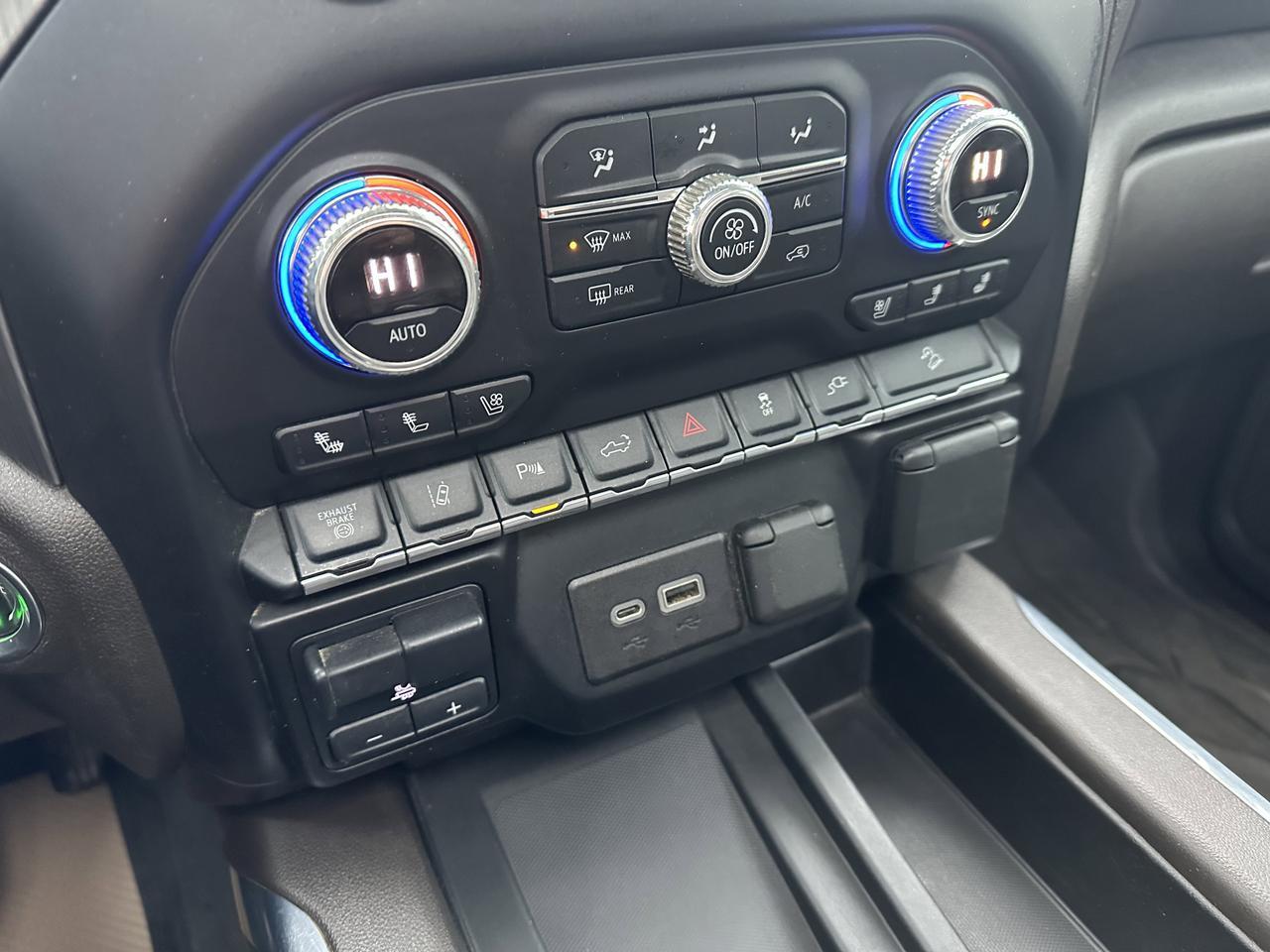 2020 GMC Sierra 3500HD Denali Crew Cab 4WD | V8 Diesel | HD Rear Camera | OnStar Redwater AB