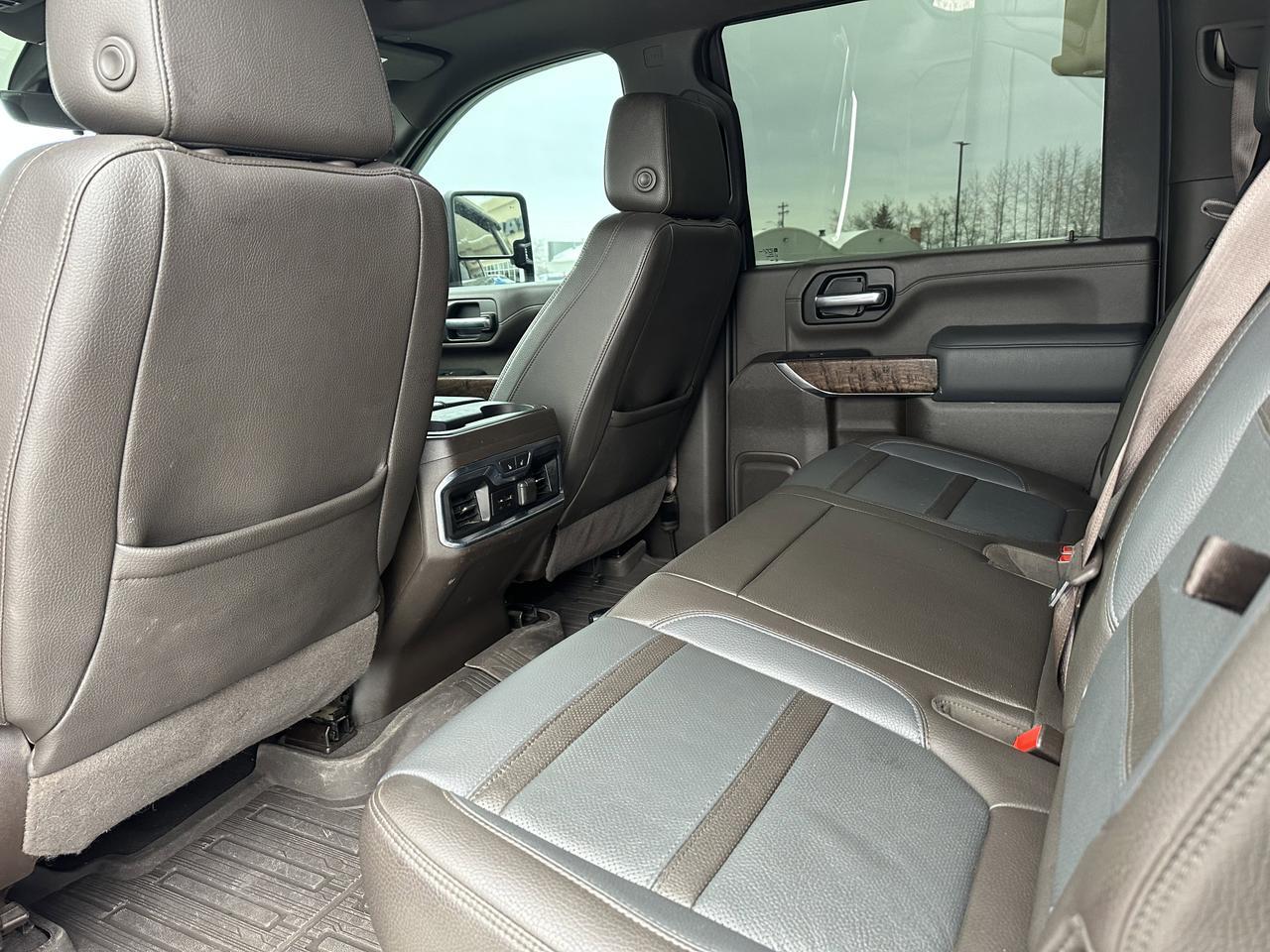 2020 GMC Sierra 3500HD Denali Crew Cab 4WD | V8 Diesel | HD Rear Camera | OnStar Redwater AB