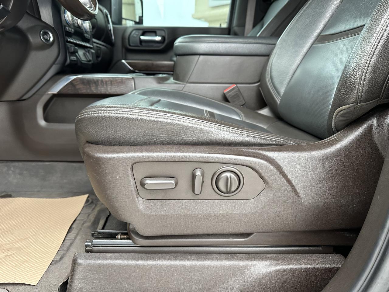 2020 GMC Sierra 3500HD Denali Crew Cab 4WD | V8 Diesel | HD Rear Camera | OnStar Redwater AB