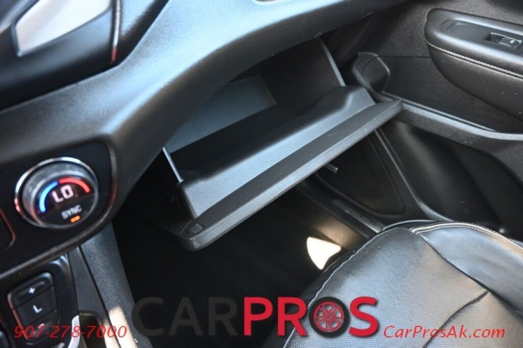 2020 GMC Terrain Denali - AWD - Premium Pkg - Auto Start - Heated & Cooled Leather Seats - Heated Steering Wheel - Navigation - 360 Camera - Panoramic Sunroof - Apple CarPlay & Android Auto - Lane Departure & Blind Spot Alert - Power Liftgate - Tow Pkg Anchorage AK