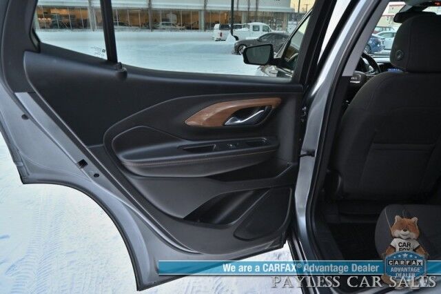 2020 GMC Terrain SLE / AWD / Auto Start / Power & Heated Cloth Seats / Apple CarPlay & Android Auto / Lane Departure & Collision Alert / Back Up Camera / Cruise Control / Power Liftgate / Keyless Entry & Start / Tow Pkg / 1-Owner Anchorage AK