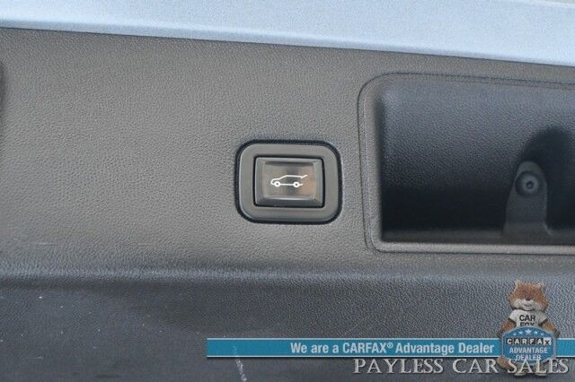 2020 GMC Terrain SLE / AWD / Auto Start / Power & Heated Cloth Seats / Apple CarPlay & Android Auto / Lane Departure & Collision Alert / Back Up Camera / Cruise Control / Power Liftgate / Keyless Entry & Start / Tow Pkg / 1-Owner Anchorage AK