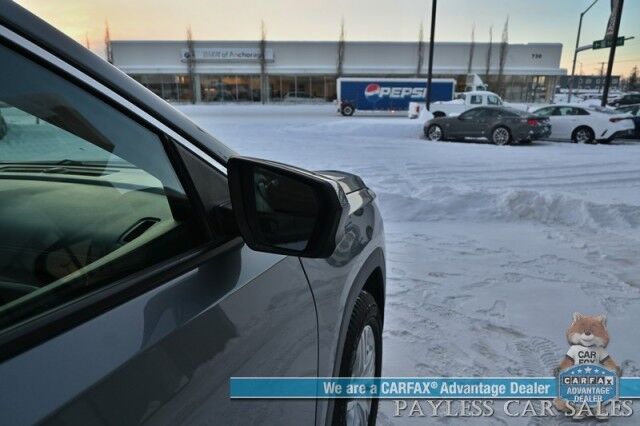 2020 GMC Terrain SLE / AWD / Auto Start / Power & Heated Cloth Seats / Bluetooth / Apple CarPlay & Android Auto / Lane Departure & Collision Alert / Back Up Camera / Cruise Control / Power Liftgate / Keyless Entry & Start / Tow Pkg / 1-Owner Anchorage AK