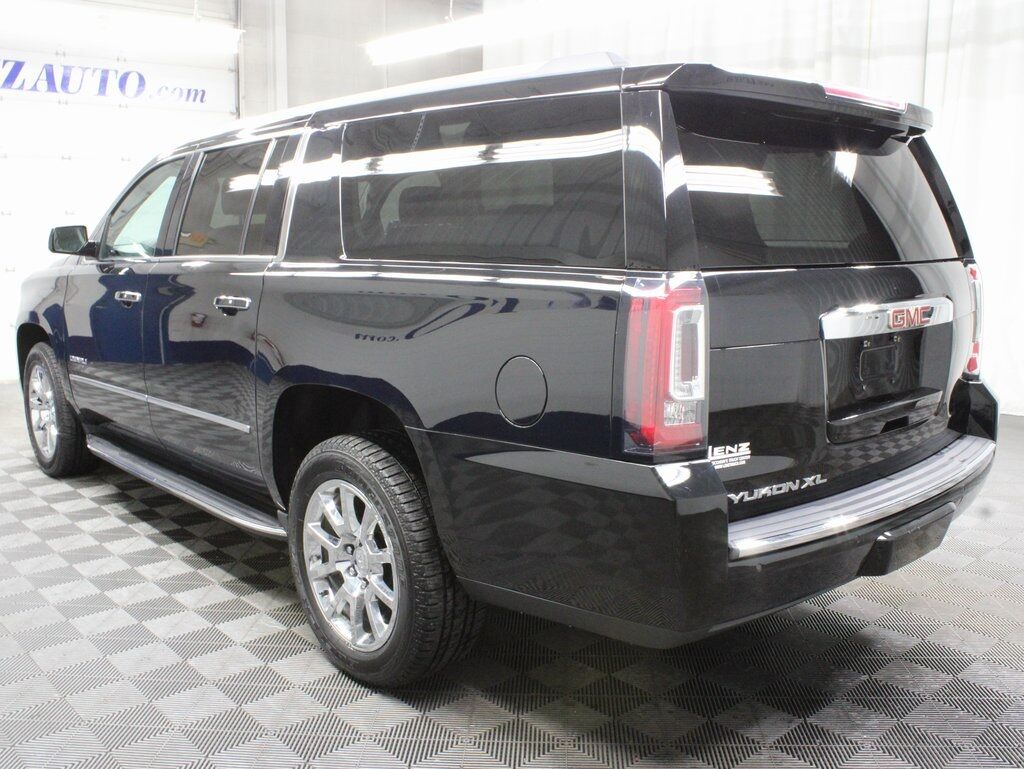 2020 GMC Yukon XL Denali 4WD 7 Passenger Fond du Lac WI