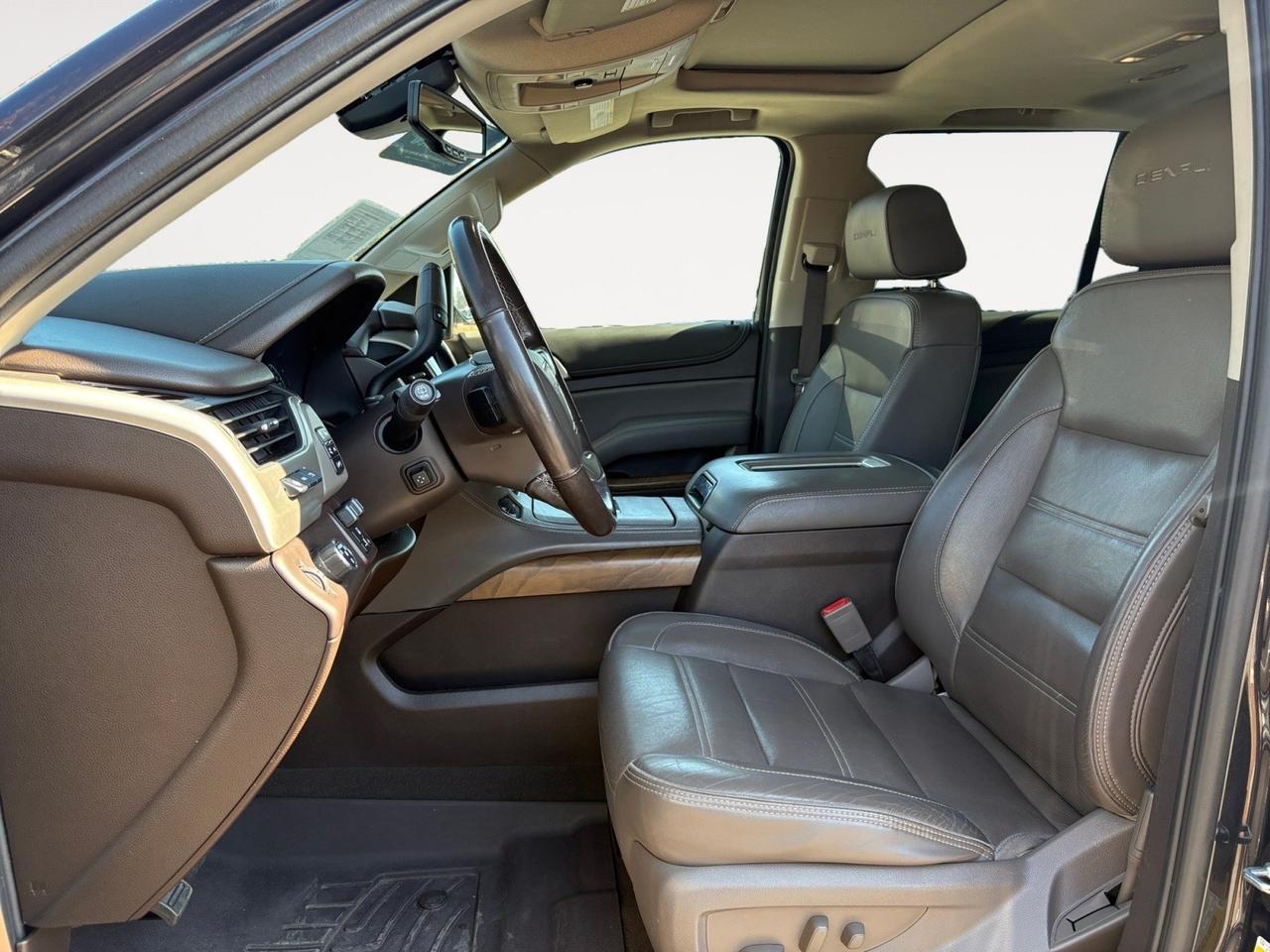 2020 GMC Yukon XL Denali, POWER RUNNING BOARDS, SUNROOF, BLIND SPOT ALERT, HANDS FREE LIFTGATE, HEADS-UP DISPLAY, POWER 3RD ROW, HEATED FRONT & REAR SEATS, APPLE CARPLAY/ANDROID AUTO, AUTO START/STOP, TOW PACKAGE, YUKON HAVE IT ALL! Virginia Beach VA