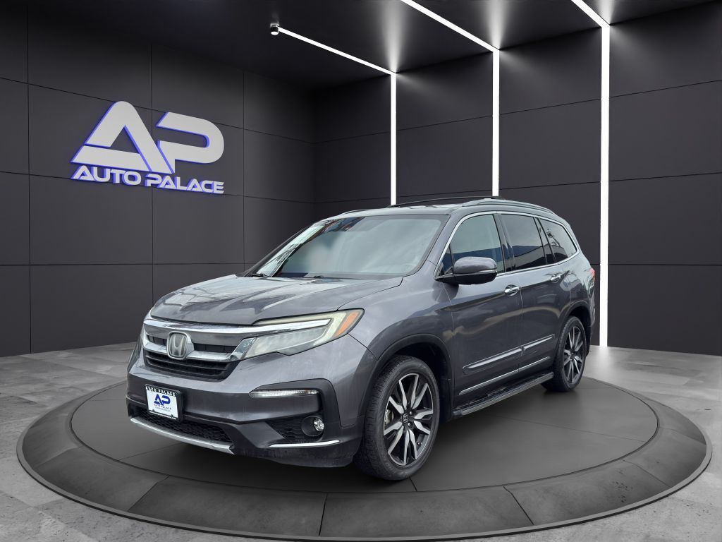 SUV 2020 HONDA PILOT GRAY BLACK Interior 3.5L 6 Cyl Front Wheel Drive TOURING KBB VALUE 26K