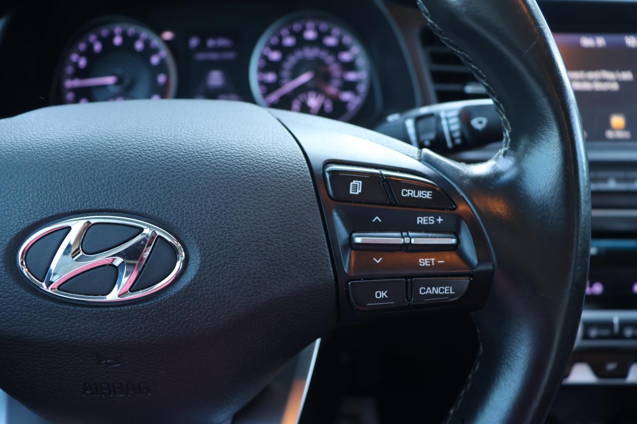 2020 HYUNDAI ELANTRA SEL BLACK at G Motors