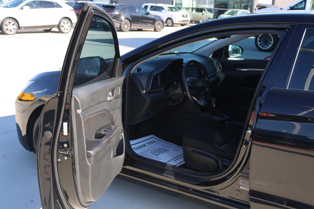2020 HYUNDAI ELANTRA SEL BLACK at G Motors