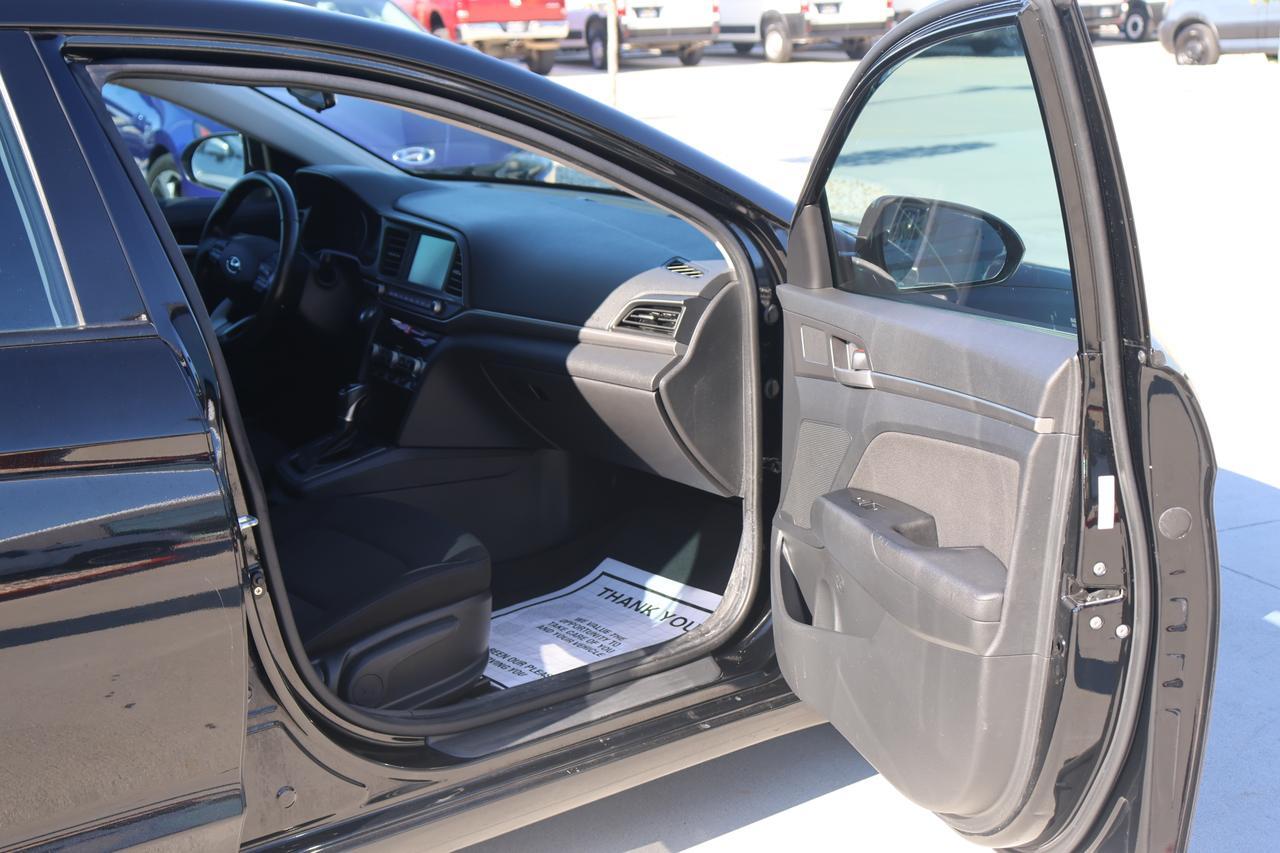 2020 HYUNDAI ELANTRA SEL BLACK at G Motors