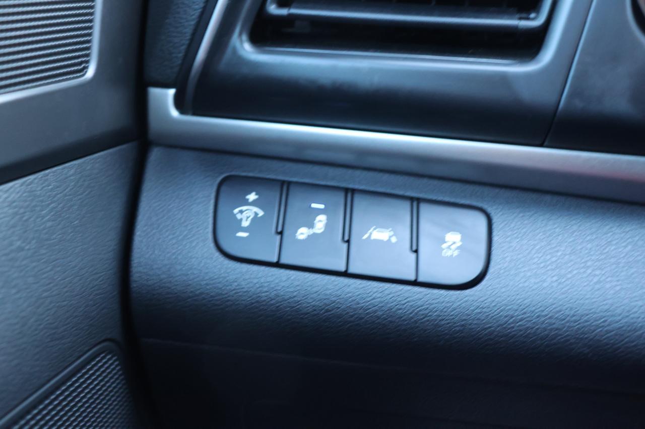 2020 HYUNDAI ELANTRA SEL BLACK at G Motors