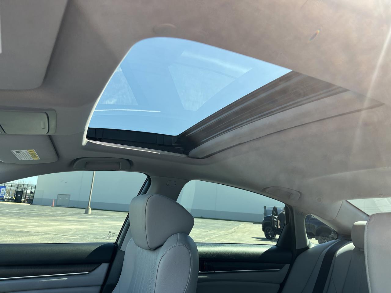 2020 Honda Accord Sedan Touring 2.0T w/Sunroof Nav HtdCldMemLthr Saukville WI