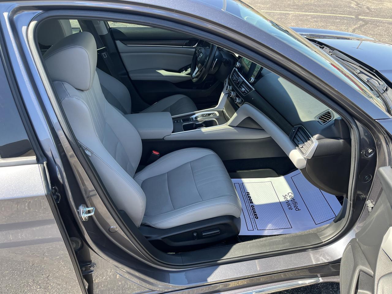 2020 Honda Accord Sedan Touring 2.0T w/Sunroof Nav HtdCldMemLthr Saukville WI