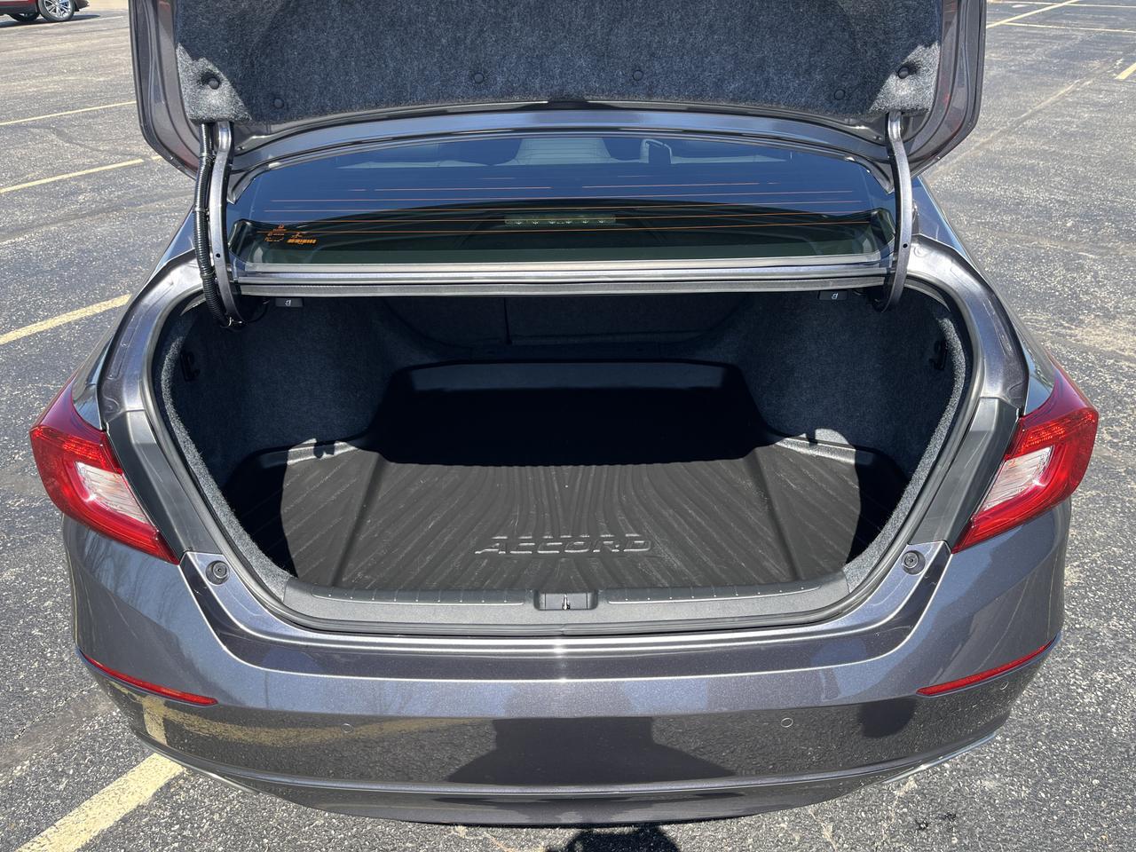 2020 Honda Accord Sedan Touring 2.0T w/Sunroof Nav HtdCldMemLthr Saukville WI