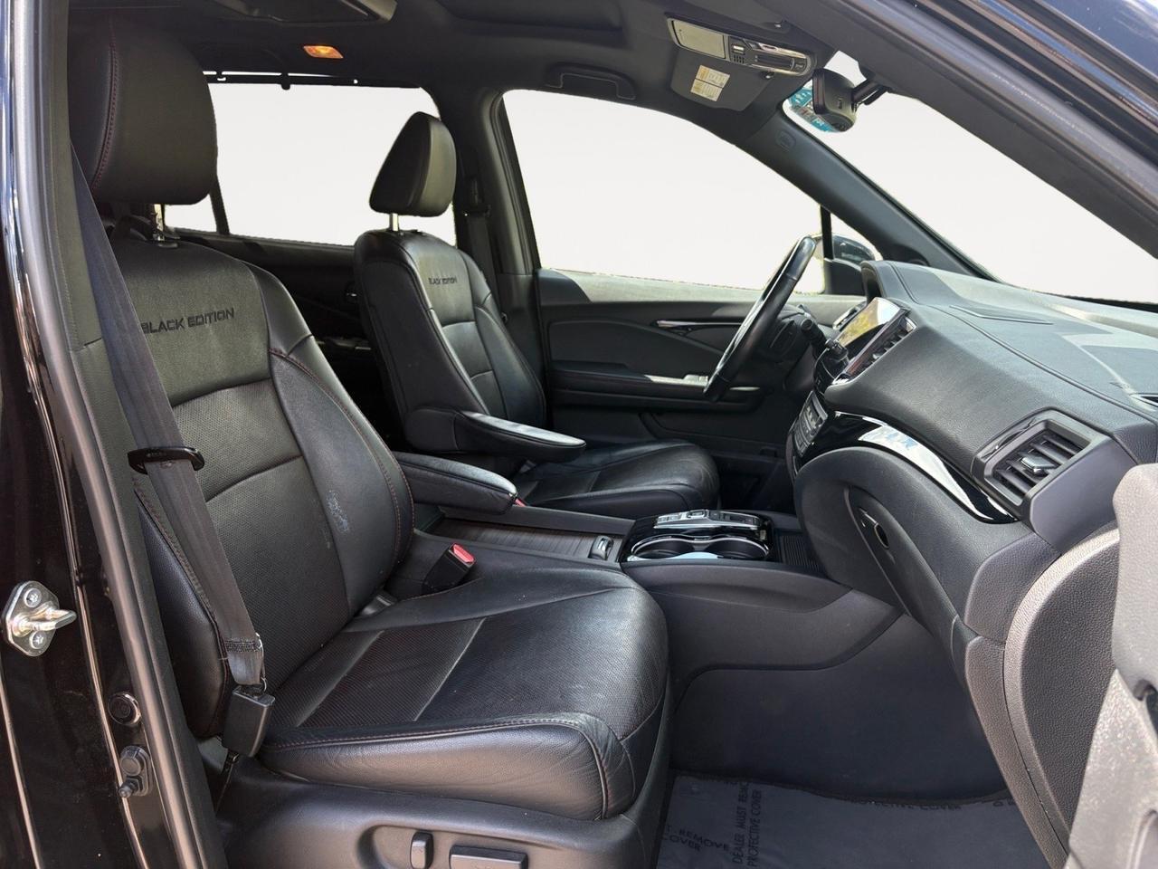 2020 Honda Pilot Black Edition, RUNNING BOARDS, TOW PACKAGE, 3RD ROW SEATS, CAPTAINS CHAIRS, DVD ENTERTAINMENT, 360 BACKUP CAMERA, APPLE CARPLAY/ANDROID AUTO, PANORAMIC MOONROOF, HEATED & A/C SEATS, ROOF RACKS, POWER LIFTGATE, CLEAN CARFAX, BE READY IN THIS HONDA! Virginia Beach VA
