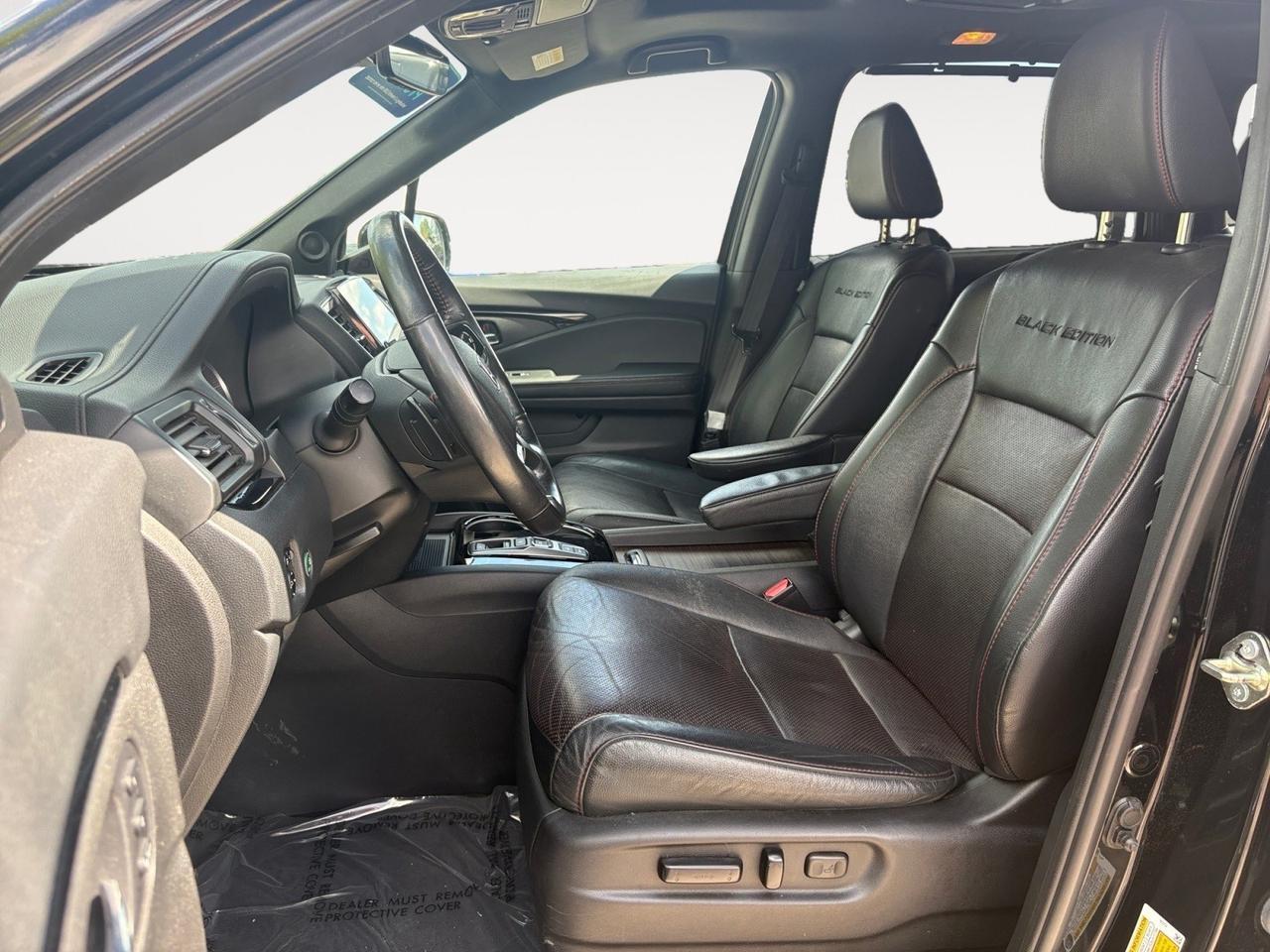 2020 Honda Pilot Black Edition, RUNNING BOARDS, TOW PACKAGE, 3RD ROW SEATS, CAPTAINS CHAIRS, DVD ENTERTAINMENT, 360 BACKUP CAMERA, APPLE CARPLAY/ANDROID AUTO, PANORAMIC MOONROOF, HEATED & A/C SEATS, ROOF RACKS, POWER LIFTGATE, CLEAN CARFAX, BE READY IN THIS HONDA!