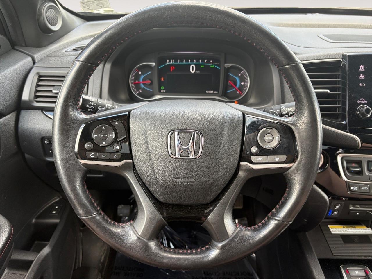 2020 Honda Pilot Black Edition, RUNNING BOARDS, TOW PACKAGE, 3RD ROW SEATS, CAPTAINS CHAIRS, DVD ENTERTAINMENT, 360 BACKUP CAMERA, APPLE CARPLAY/ANDROID AUTO, PANORAMIC MOONROOF, HEATED & A/C SEATS, ROOF RACKS, POWER LIFTGATE, CLEAN CARFAX, BE READY IN THIS HONDA! Virginia Beach VA