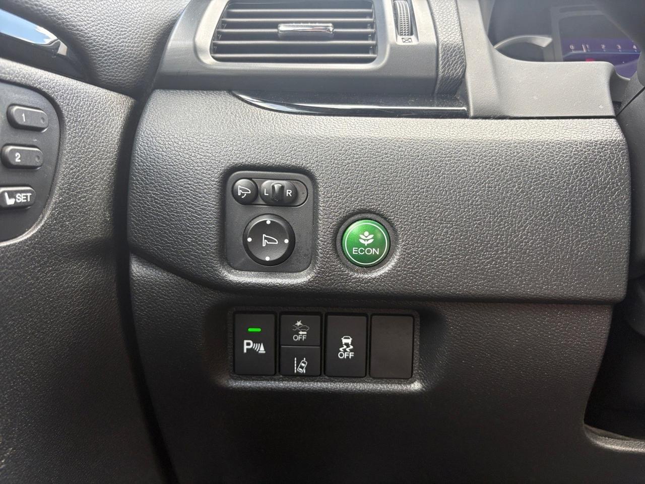 2020 Honda Pilot Black Edition, RUNNING BOARDS, TOW PACKAGE, 3RD ROW SEATS, CAPTAINS CHAIRS, DVD ENTERTAINMENT, 360 BACKUP CAMERA, APPLE CARPLAY/ANDROID AUTO, PANORAMIC MOONROOF, HEATED & A/C SEATS, ROOF RACKS, POWER LIFTGATE, CLEAN CARFAX, BE READY IN THIS HONDA! Virginia Beach VA