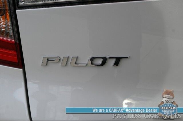 2020 Honda Pilot Touring / AWD / AutoStart / Front & Rear Heated Leather Seats / Sunroof / Navigation / Lane Departure & Blind Spot Alert / Apple CarPlay & Android Auto / Rear Entertainment / 3rd Row / Seats 8 / 26 MPG Anchorage AK