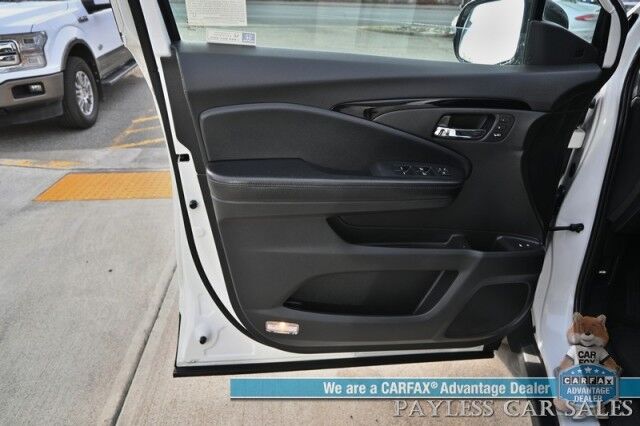 2020 Honda Pilot Touring / AWD / AutoStart / Front & Rear Heated Leather Seats / Sunroof / Navigation / Lane Departure & Blind Spot Alert / Apple CarPlay & Android Auto / Rear Entertainment / 3rd Row / Seats 8 / 26 MPG Anchorage AK