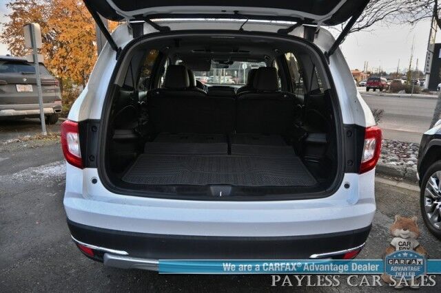 2020 Honda Pilot Touring / AWD / AutoStart / Front & Rear Heated Leather Seats / Sunroof / Navigation / Lane Departure & Blind Spot Alert / Apple CarPlay & Android Auto / Rear Entertainment / 3rd Row / Seats 8 / 26 MPG Anchorage AK