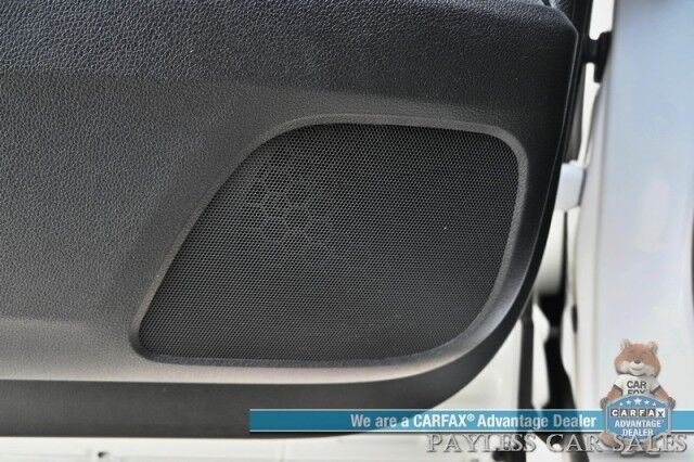 2020 Honda Pilot Touring / AWD / AutoStart / Front & Rear Heated Leather Seats / Sunroof / Navigation / Lane Departure & Blind Spot Alert / Apple CarPlay & Android Auto / Rear Entertainment / 3rd Row / Seats 8 / 26 MPG Anchorage AK