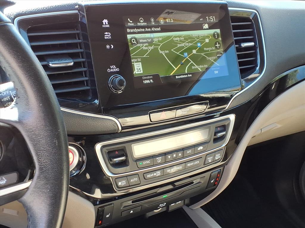 2020 Honda Pilot Touring w/Rear Captain&apos;s Chairs Roanoke VA