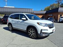2020_Honda_Pilot_Touring w/Rear Captain's Chairs_ Roanoke VA