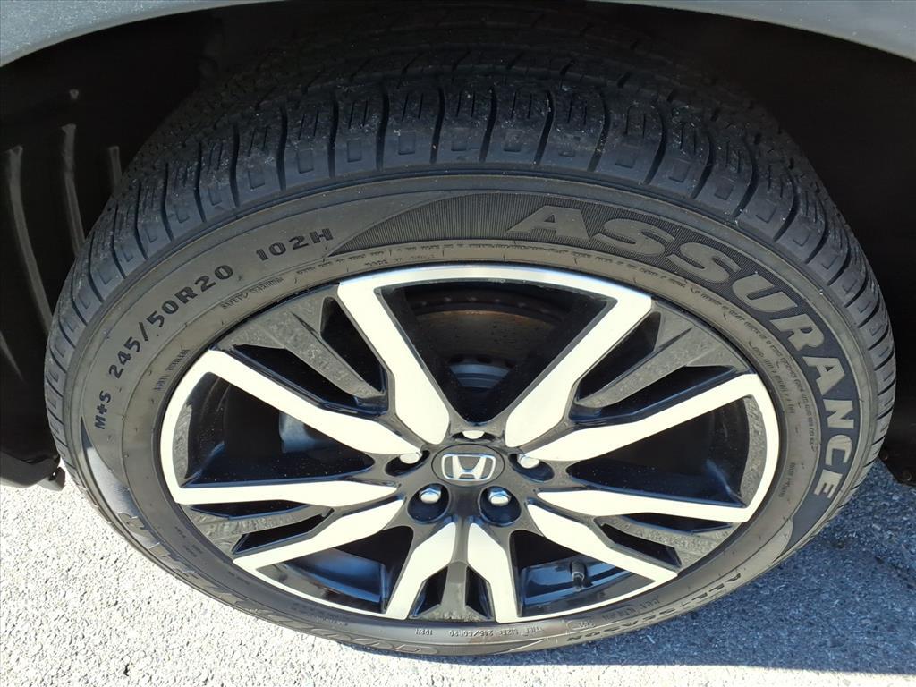 2020 Honda Pilot Touring w/Rear Captain&apos;s Chairs Roanoke VA