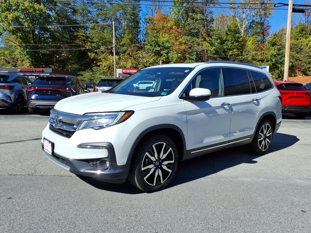 2020 Honda Pilot Touring w/Rear Captain&apos;s Chairs Roanoke VA