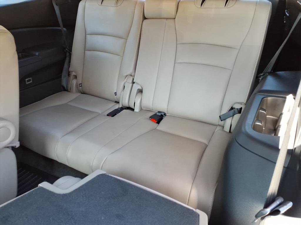 2020 Honda Pilot Touring w/Rear Captain&apos;s Chairs Roanoke VA