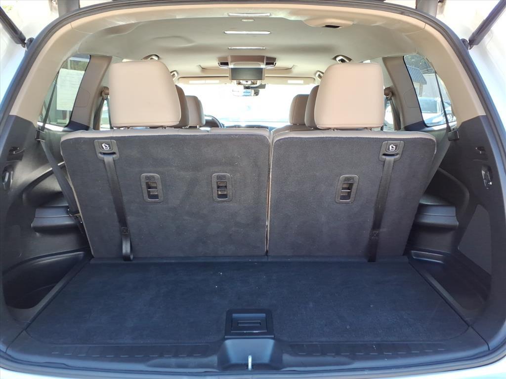 2020 Honda Pilot Touring w/Rear Captain&apos;s Chairs Roanoke VA